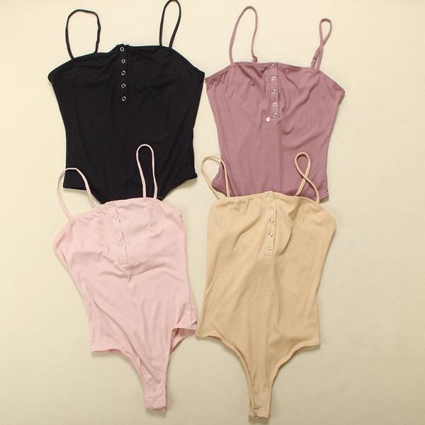 Női test négyzet alakú nyakkivágással, vékony pántokkal és gombokkal