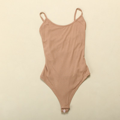 Tiszta női test, hátul megkötős