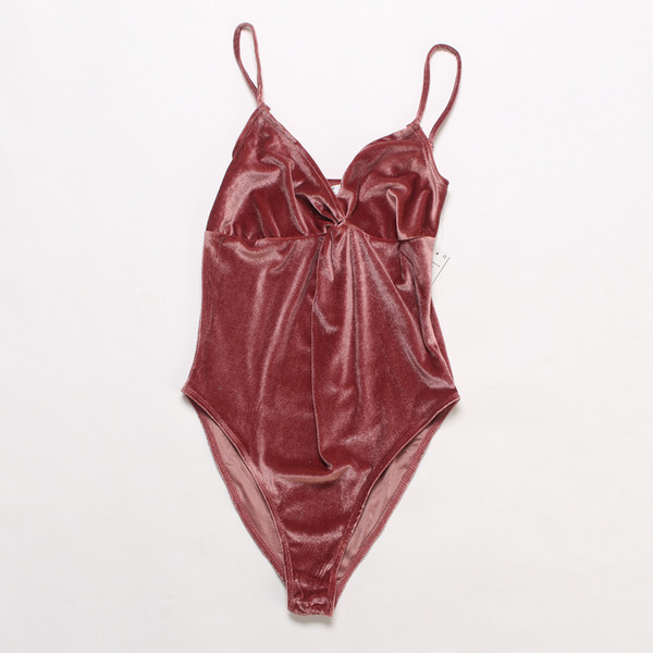 Női bársony body vékony pántokkal és V-nyakkal