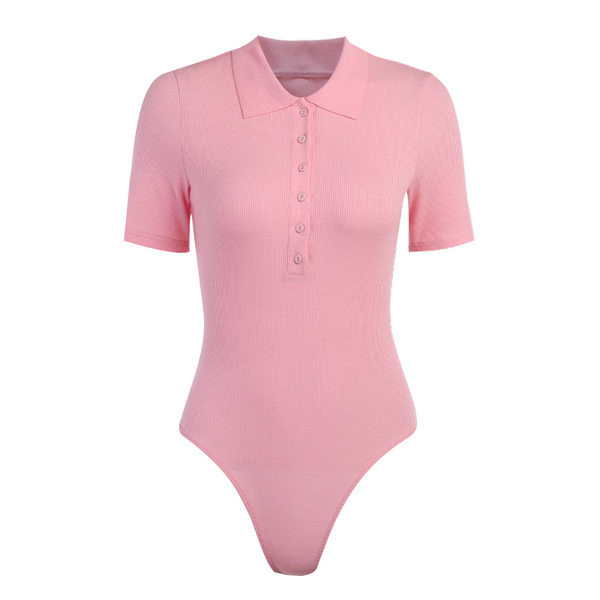 Vékony kötésből készült női body klasszikus gallérral és gombokkal