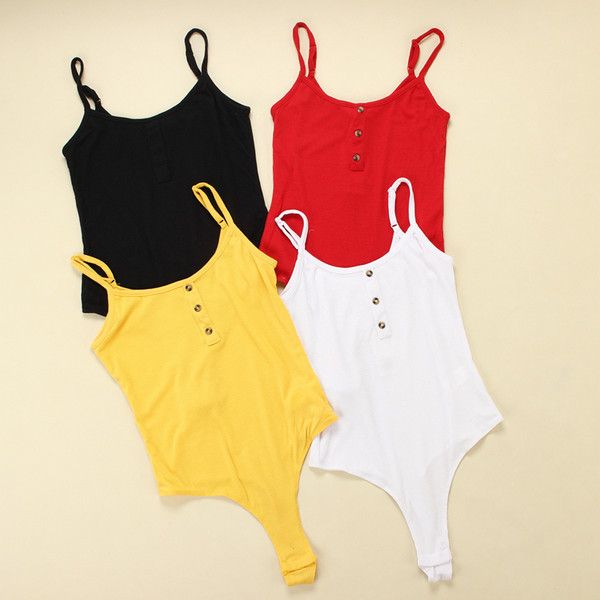 Naiste keha õhukeste reguleeritavate rihmade ja nööpidega