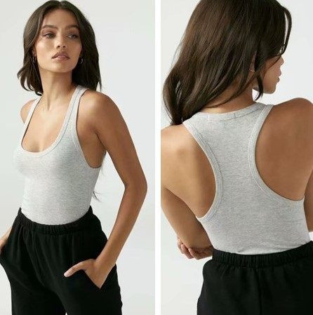 Női sporttest ovális nyakkivágással