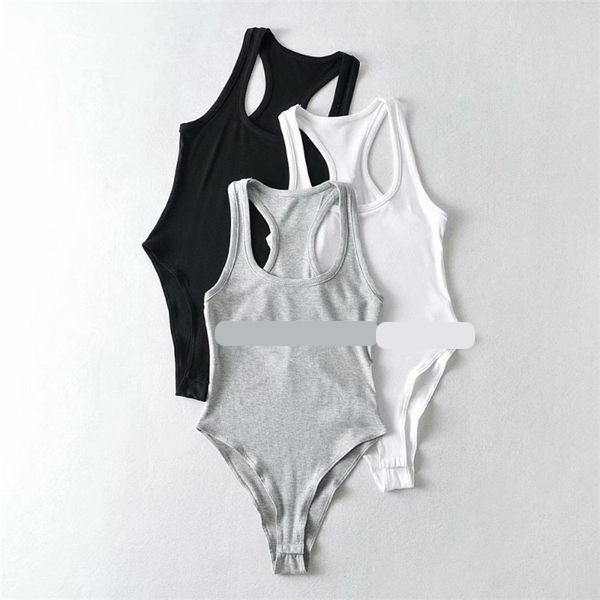 Női sporttest ovális nyakkivágással