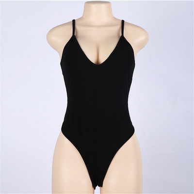 Naiste keha V-kaelusega ja õhukeste rihmadega