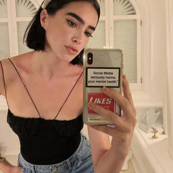 Naiste igapäevane keha õhukeste rihmade ja pehmete topsidega