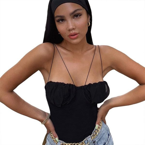 Naiste igapäevane keha õhukeste rihmade ja pehmete topsidega