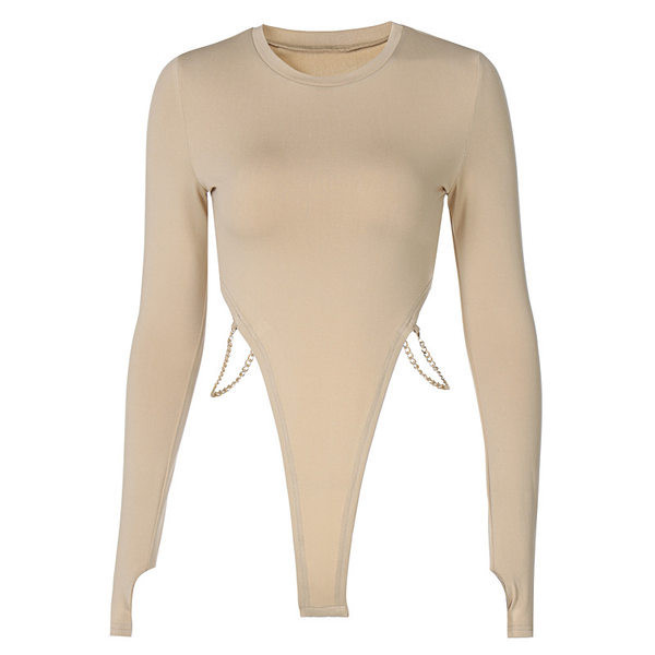 Modern női test hosszú ujjú fémlánccal