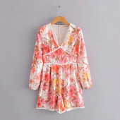 Kevadine lühike lillemustriga kombinesoon