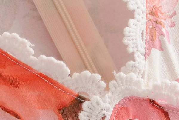 Kevadine lühike lillemustriga kombinesoon