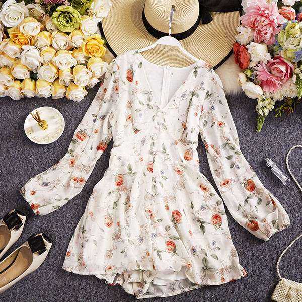 Női overall új modellje hosszú ujjal és spitz nyakkivágással