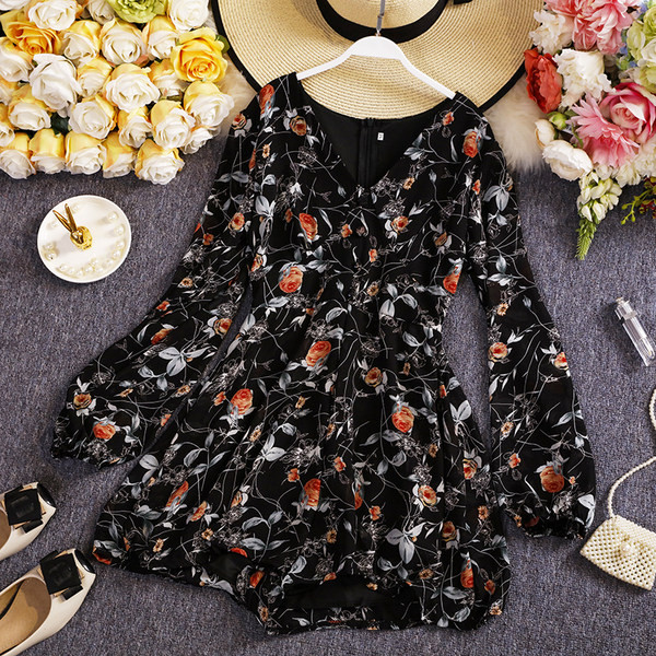 Női overall új modellje hosszú ujjal és spitz nyakkivágással