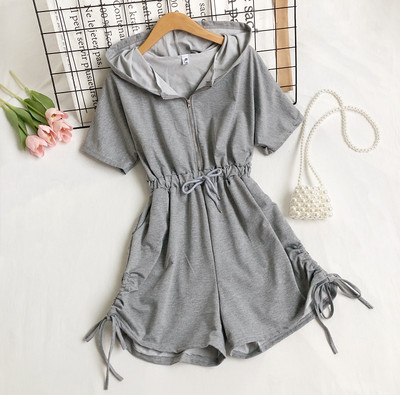 Naiste vabaaja kombinesoon kapuutsi ja lipsudega