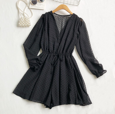 Jauns sieviešu kombinezona modelis ar V veida kakla saitēm