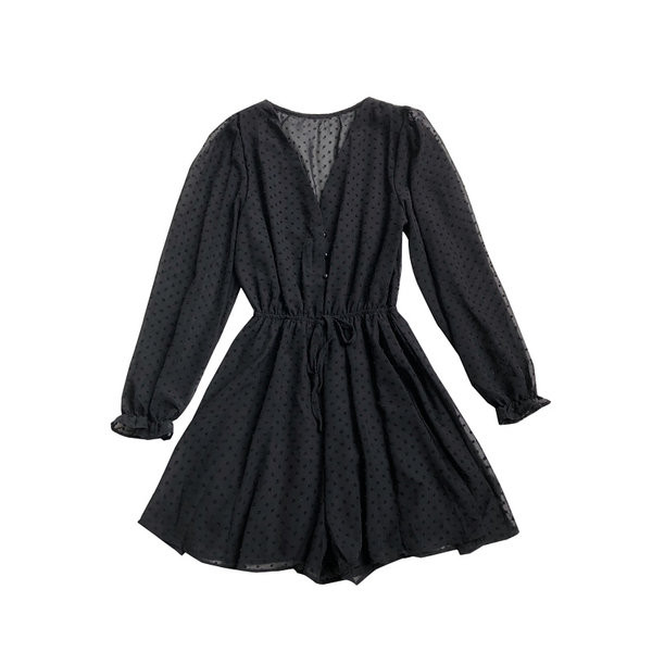 Jauns sieviešu kombinezona modelis ar V veida kakla saitēm