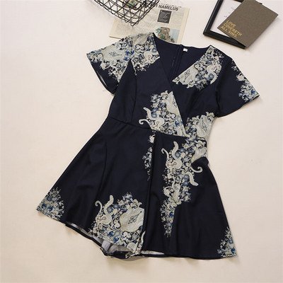 Uus mudel kaasaegne lühike V-kaelusega kombinesoon