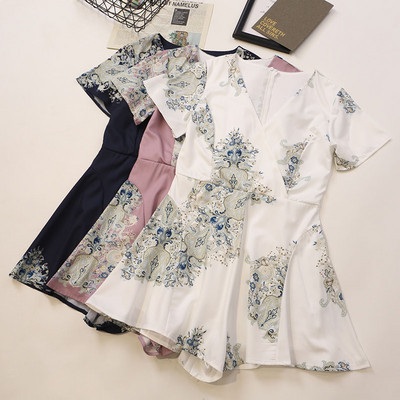 Uus mudel kaasaegne lühike V-kaelusega kombinesoon