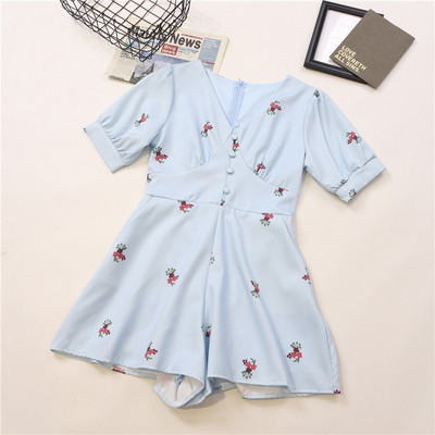 Praegune V-kaelusega ja lillemotiividega naiste lühike kombinesoon