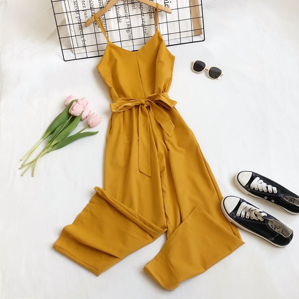 Moderns sieviešu kombinezons - tīrs modelis