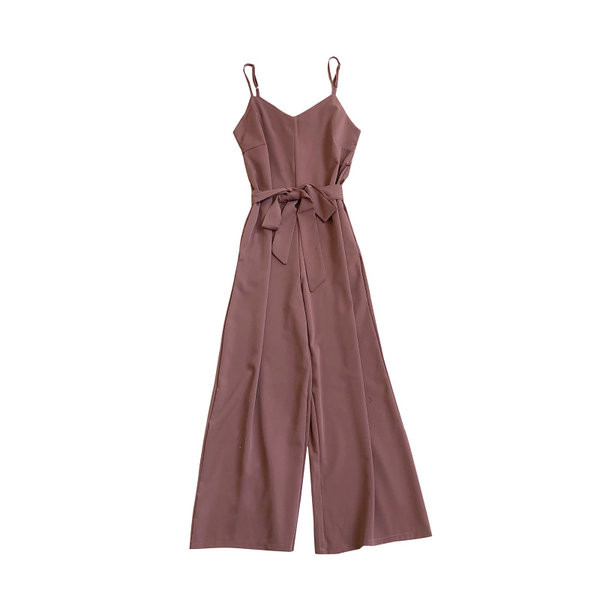 Moderns sieviešu kombinezons - tīrs modelis