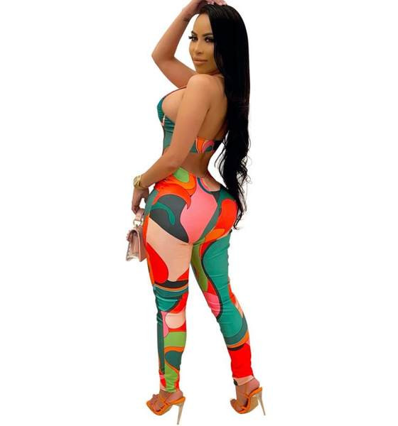 Mustrilise mustri ja väljalõigetega kombinesoon