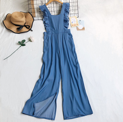 Naiste pikad lokkidega kombinesoonid