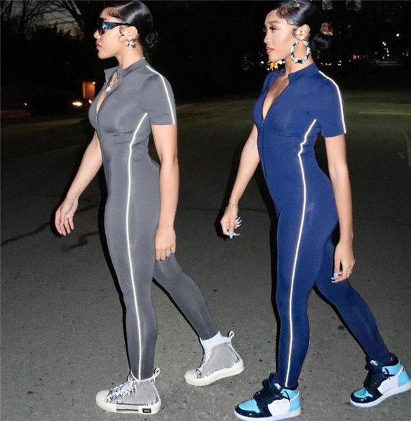 Naiste liibuv tõmblukuga kombinesoon