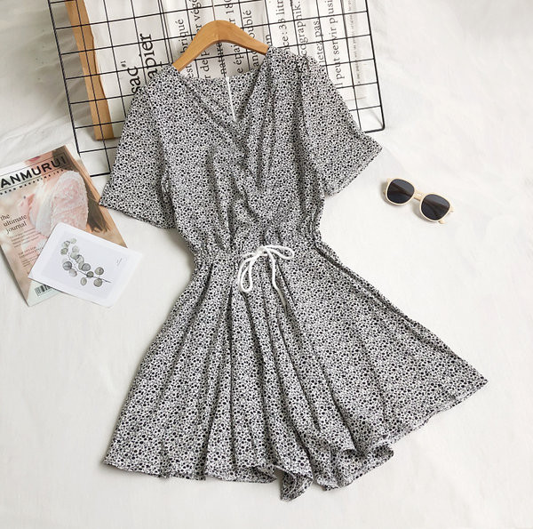 Uus mudel spits-kaelusega ja lipsudega naiste kombinesoonid