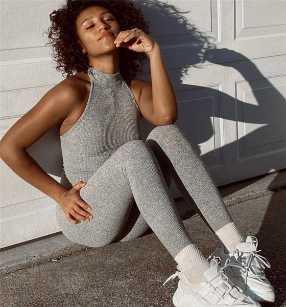 Naiste sportlik velvetist kombinesoon