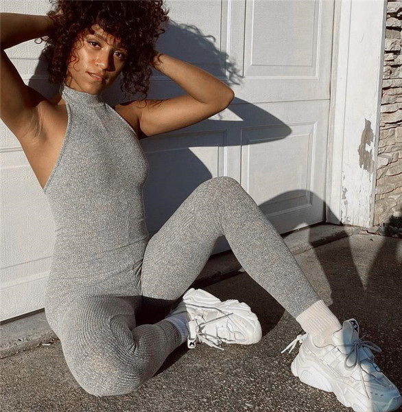 Naiste sportlik velvetist kombinesoon