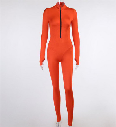 Lukuga liibuv spordikombinesoon naistele