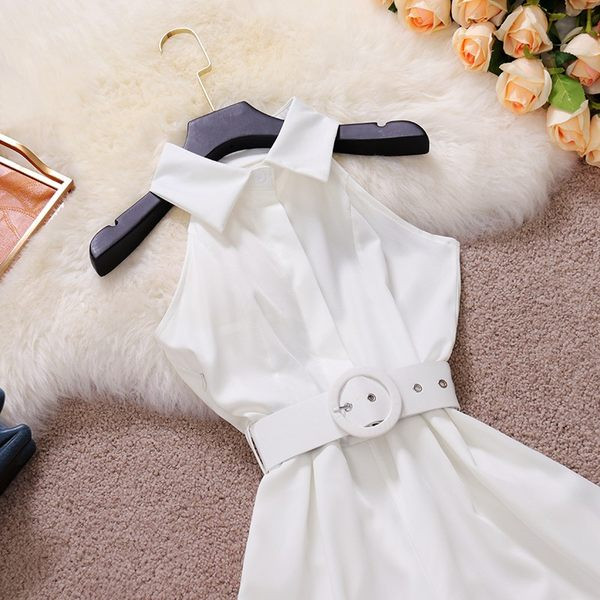 Női overall klasszikus galléros gombokkal és övvel