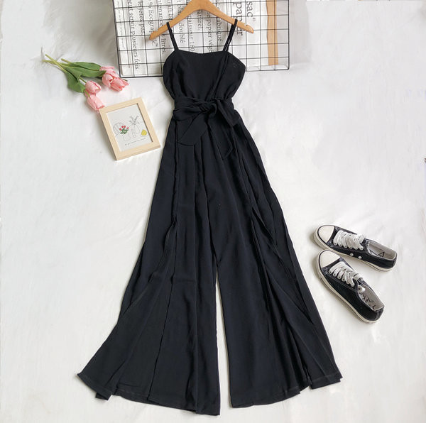 Lai vöö ja peenikeste rihmadega naiste kombinesoon