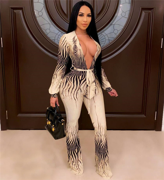 Moodne sügava teravatipulise kaelusega naiste kombinesoon