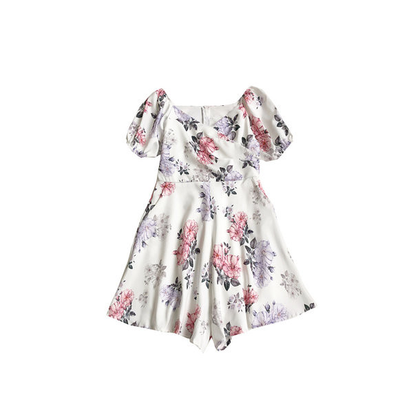 Jauns sieviešu kombinezona modelis ar ziedu motīviem