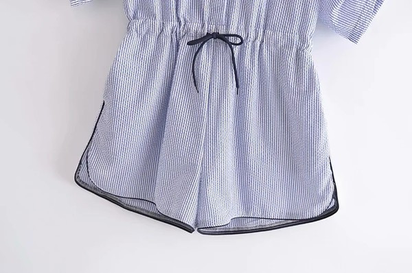 Īss svītrains kombinezons ar regulējamām piedurknēm