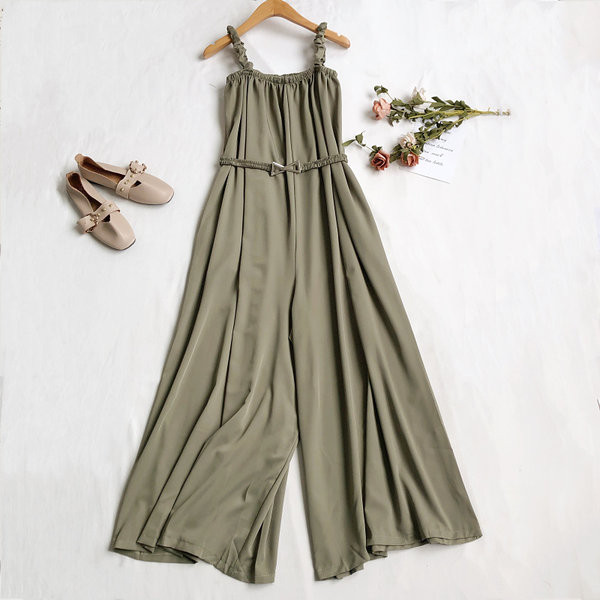 Női hosszú overall övvel és vékony pántokkal