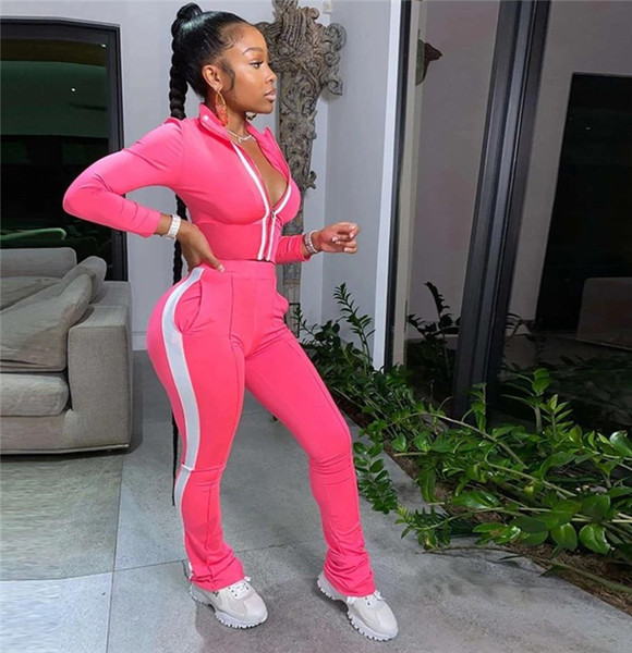 Moderns komplekts no divām daļām - īss džemperis un bikses ar apmalīti