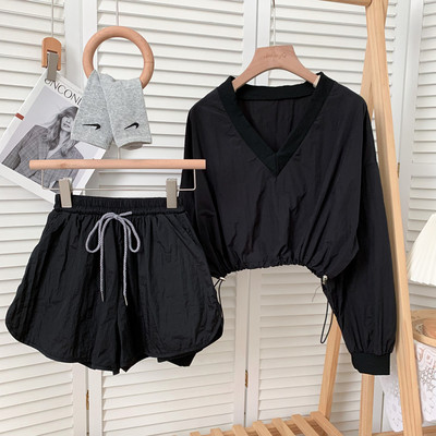 Ikdienas sieviešu divdaļīgas blūzes komplekts ar špica kakla izgriezumu un šortiem