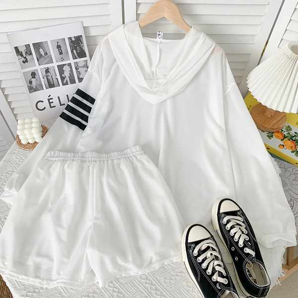 Ikdienas sieviešu blūzes komplekts ar kapuci un šortiem