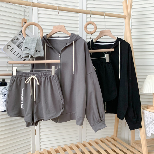 Jauna modeļa sieviešu komplekts no divām daļām - vairākās krāsās