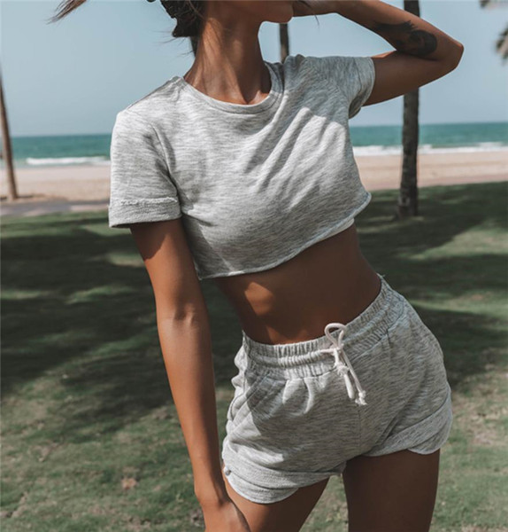 Sieviešu komplekts pludmalei un ikdienai - īsa blūze un šorti