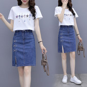 Ikdienas sieviešu komplekts no T-krekla un džinsa svārkiem ar šķēlumu