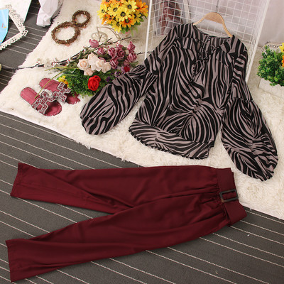 Uus mudelikomplekt kahest osast - püksid ja särk