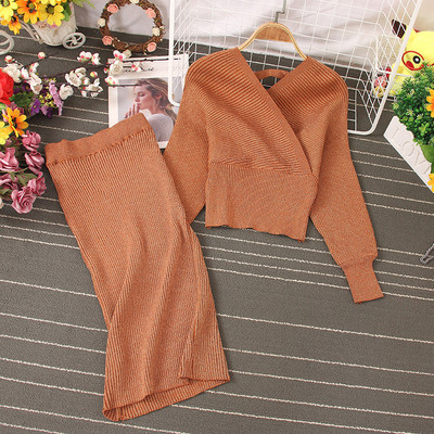 Naiste moodne komplekt-pluus ja seelik