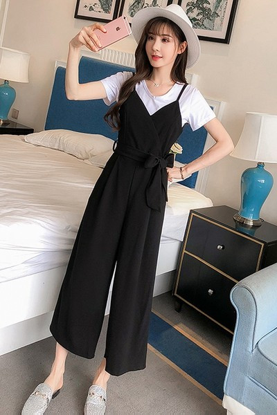 Jauns komplekts sievietēm - kombinezons un T-krekls