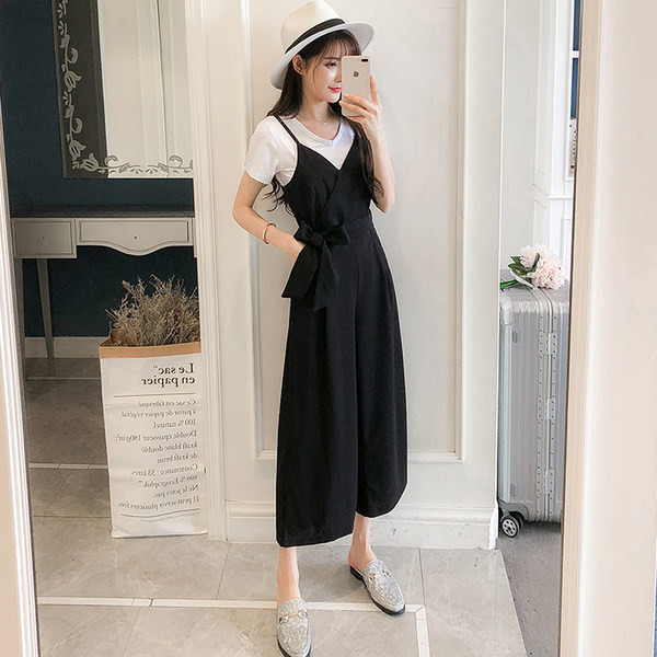 Jauns komplekts sievietēm - kombinezons un T-krekls