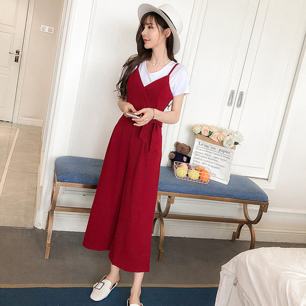 Jauns komplekts sievietēm - kombinezons un T-krekls