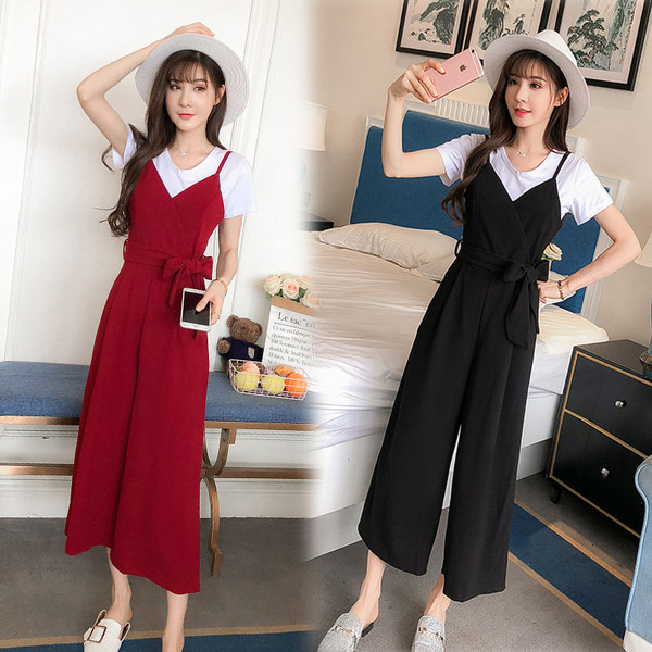 Jauns komplekts sievietēm - kombinezons un T-krekls