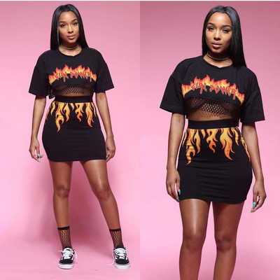 Női szett rövid hálós póló és rátéttel ellátott szoknya