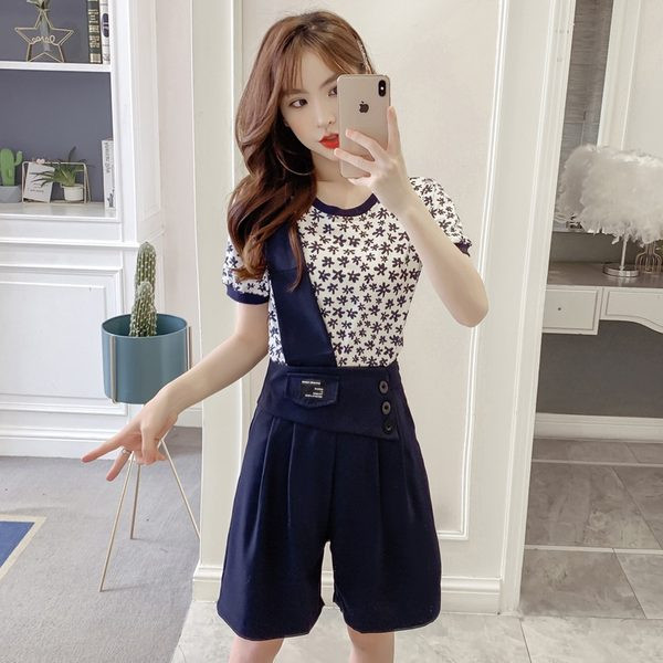 Nyári blúz és rövidnadrág szett nőknek